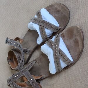 Rebels Studded Brown Sandals Size 10